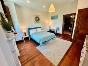 Private Bedroom Suite 2 in Spacious House City Views